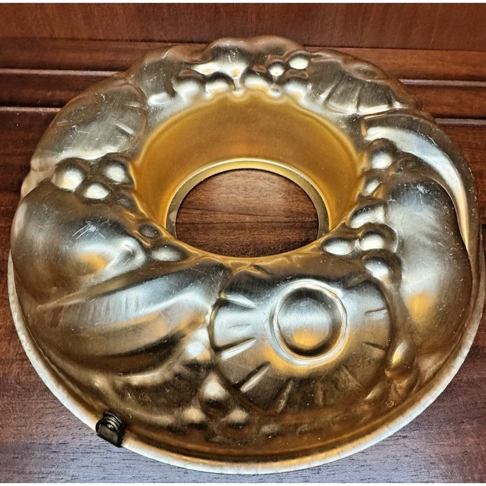 Vintage Copper-Tone Bundt Cake Pan Mold Floral Ring Baking Pan‎